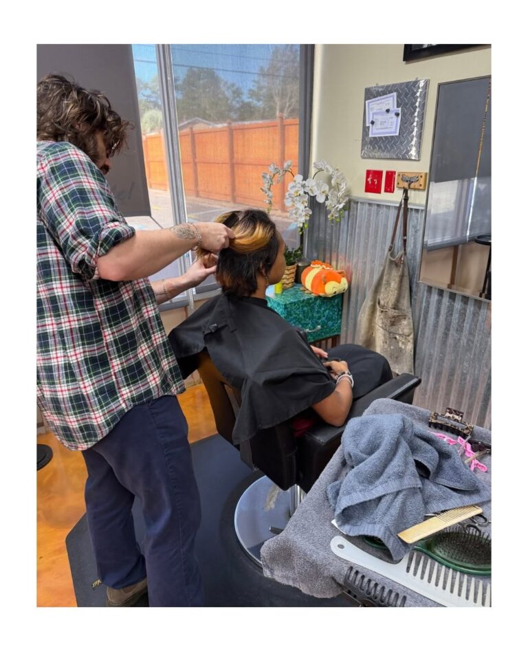 Nolas Salon